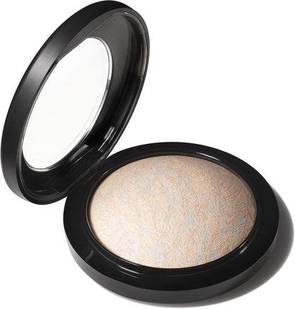 MAC Mineralize Skinfinish Natural 10 g - Lightscapade